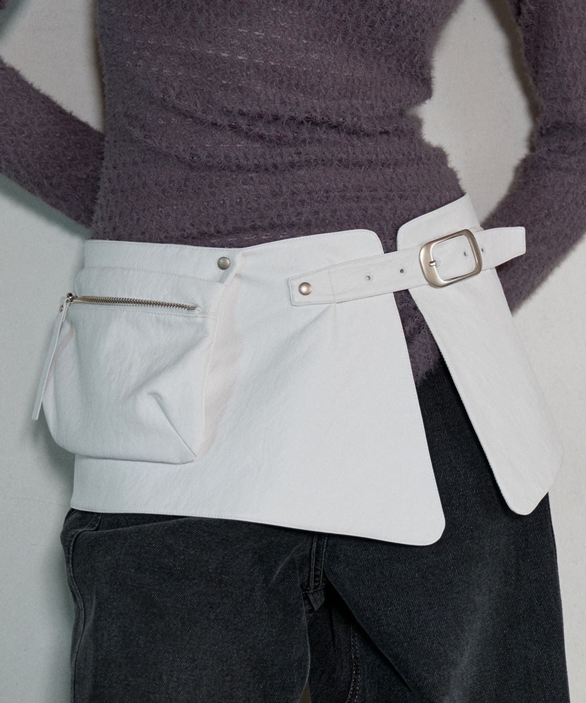 아옵트(AOPT) FAUX LEATHER POCKET BELT SKIRT - WHITE