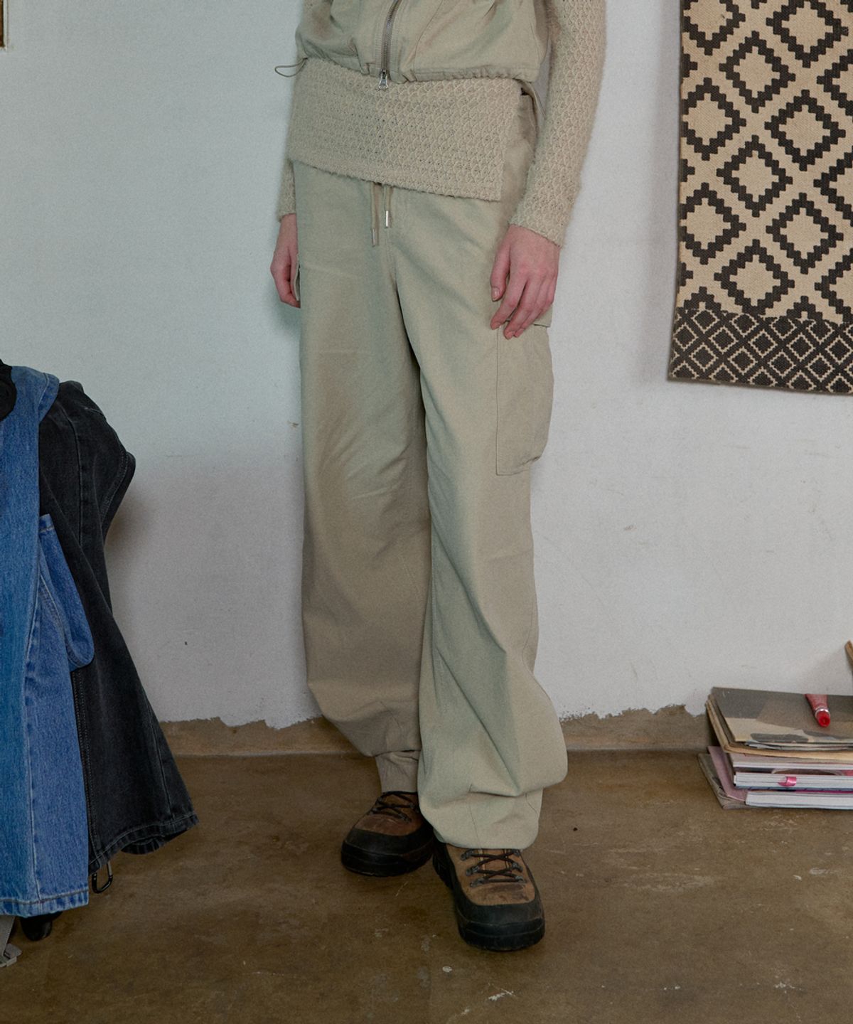 아옵트(AOPT) COTTON CARGO PANTS - DUSTY CREAM