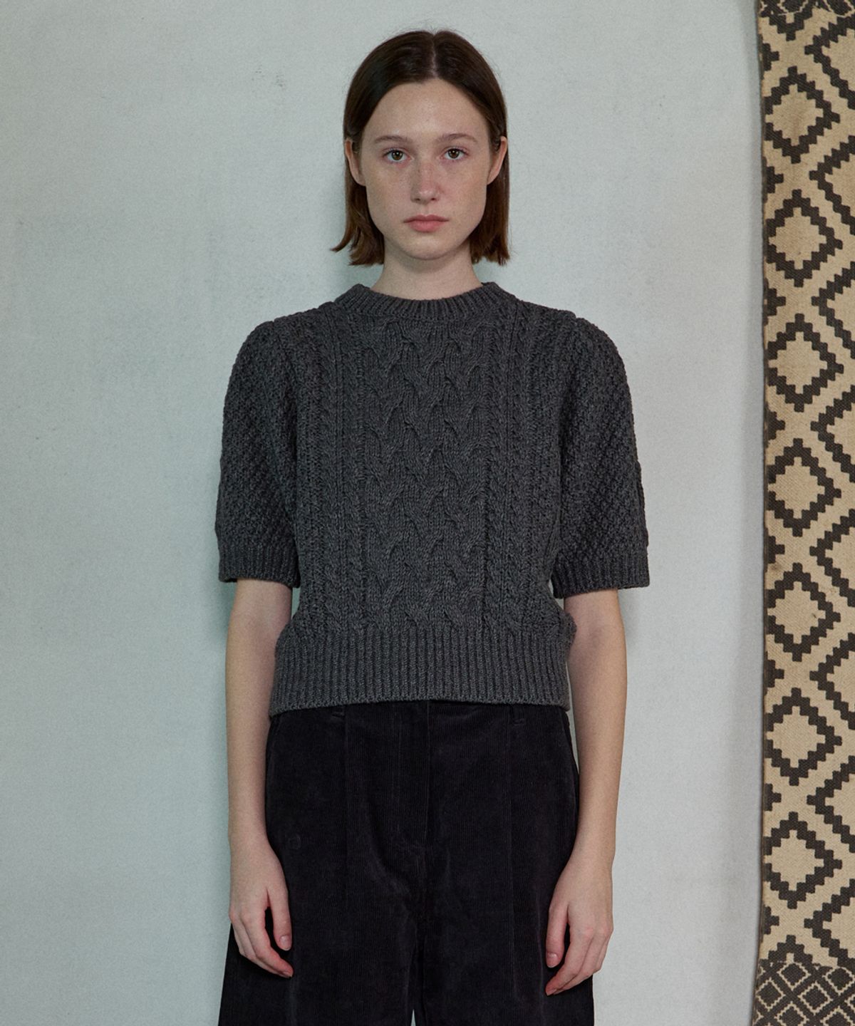 아옵트(AOPT) PUFF SLEEVE CABLE KNIT - CHARCOAL