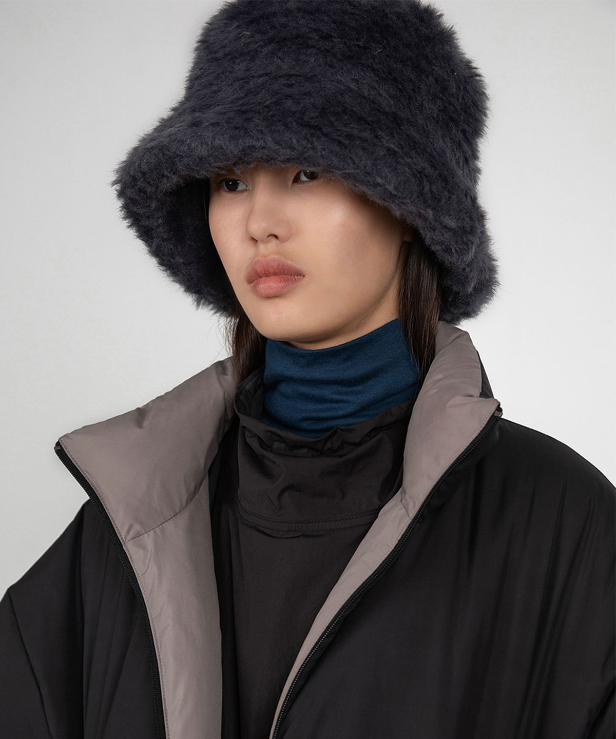 아모멘토(AMOMENTO) HAIRY BUCKET HAT_CHARCOAL
