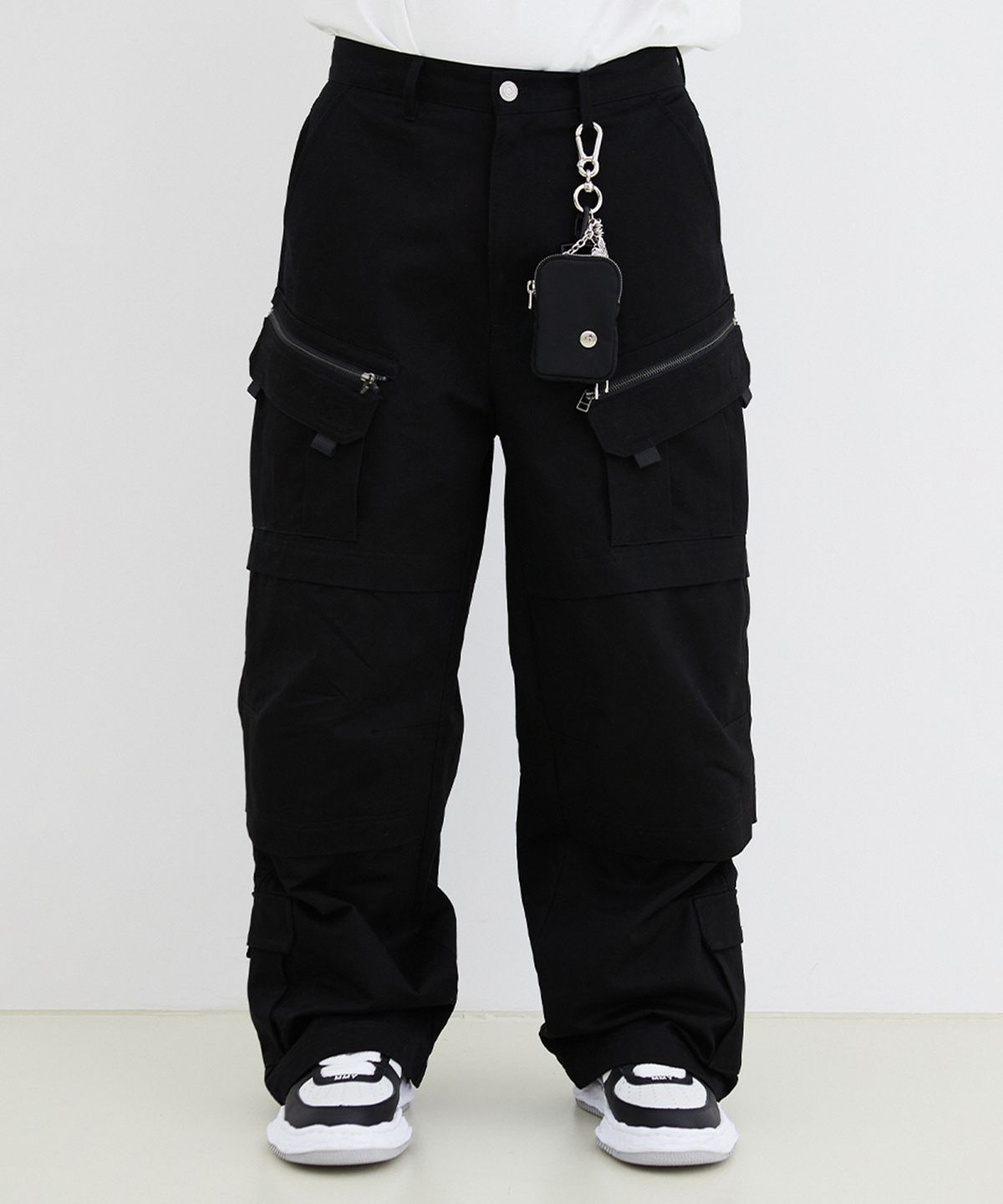 이에이(IEY) TOOL OVER CARGO PANTS Black