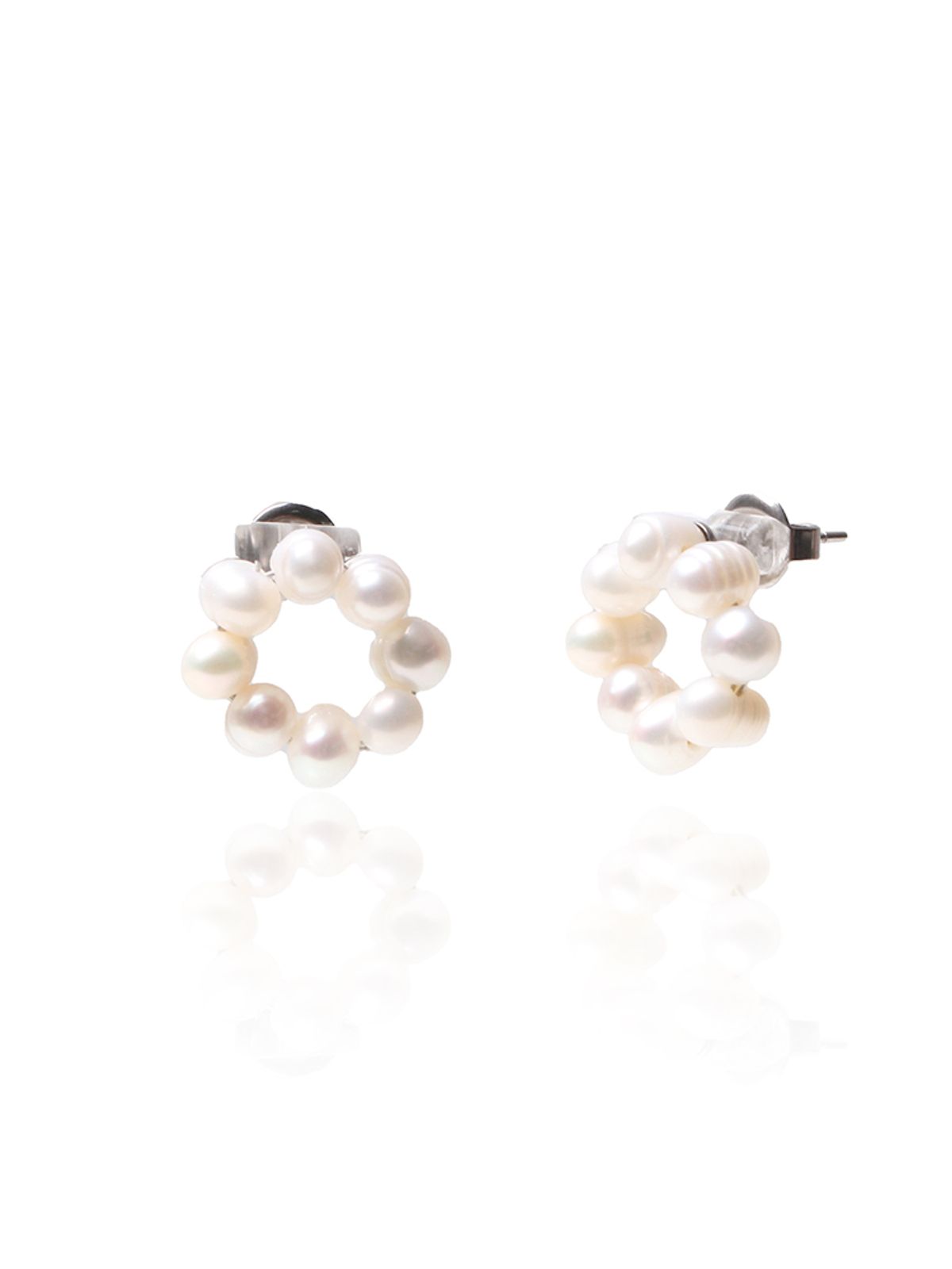 비엔베투(Bien Vetu) 4mm 좁쌀 담수진주 O링 귀걸이