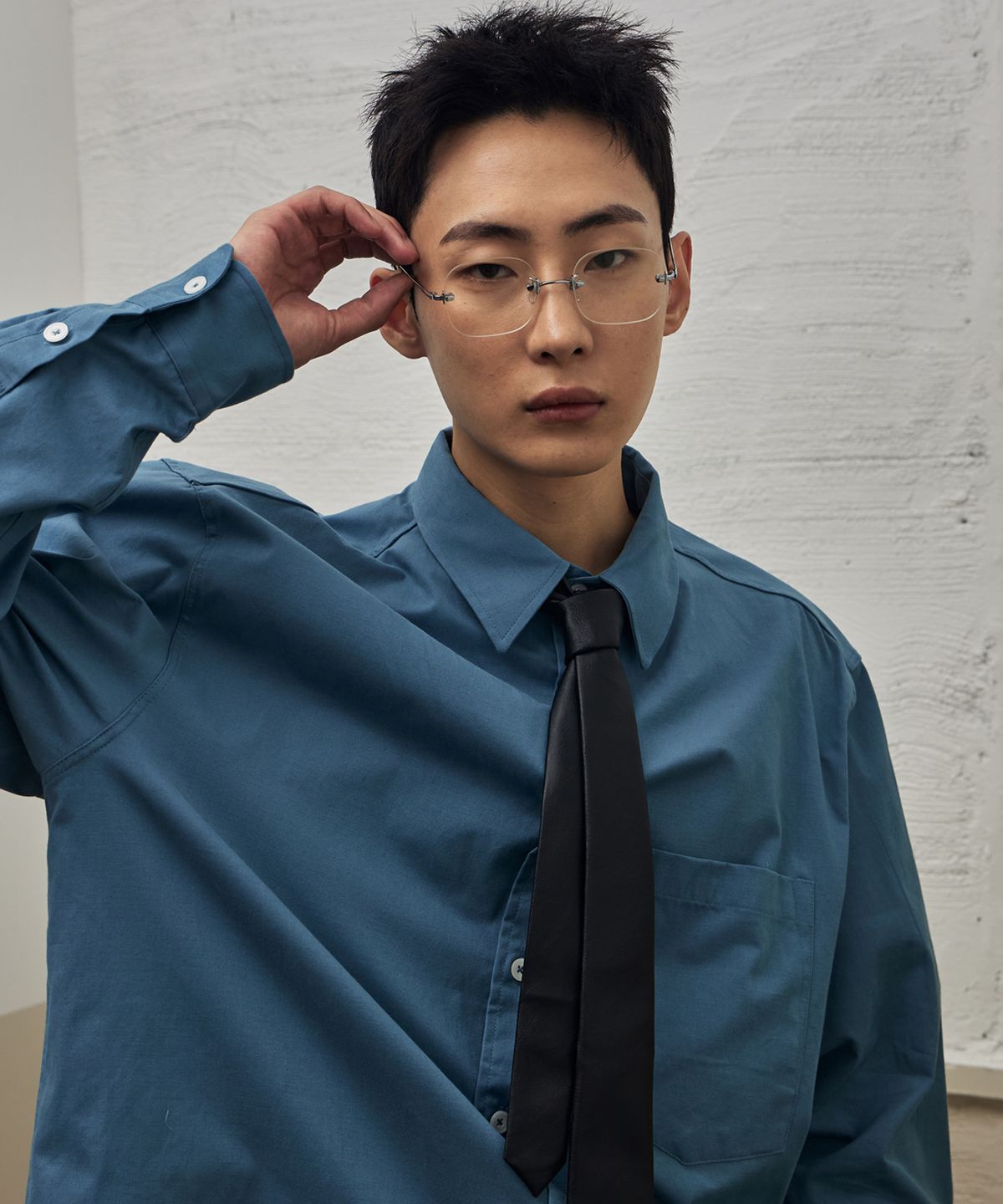 아이언더스탠드(EYEUNDERSTAND) 피치 베이직 셔츠 (블루)