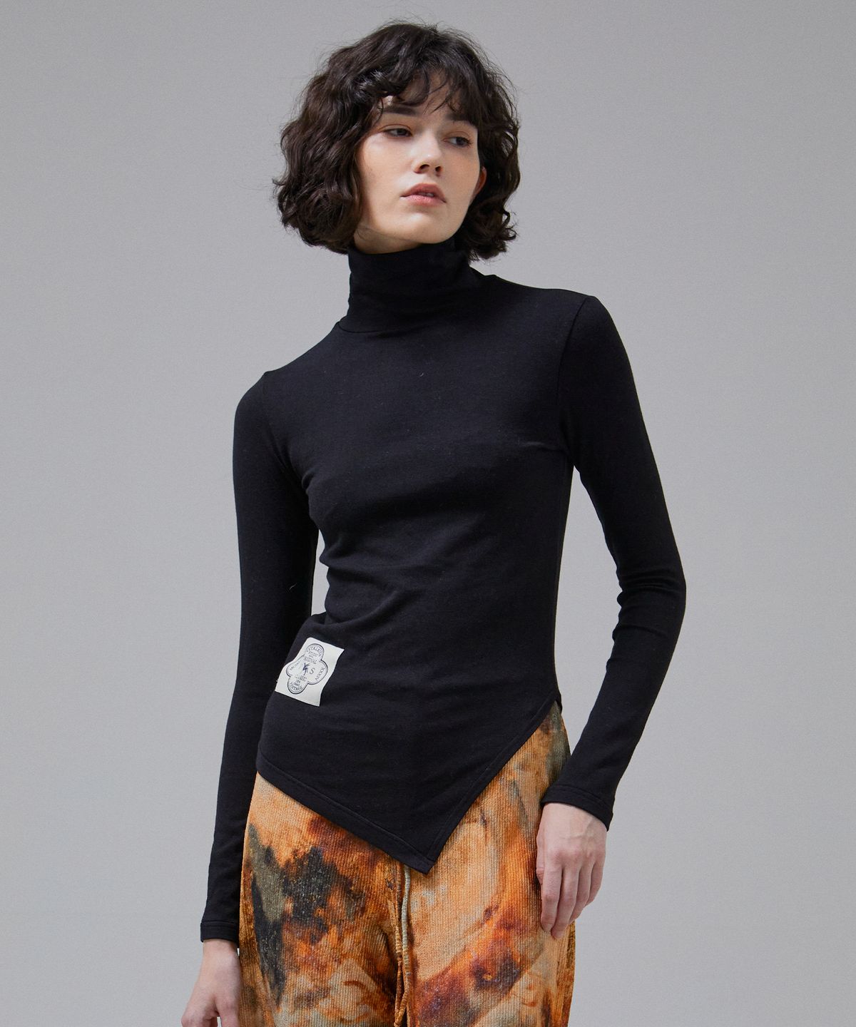 바이탈싸인(VITALSIGN) [LINE] Diagonal Layered Turtleneck (3colors)