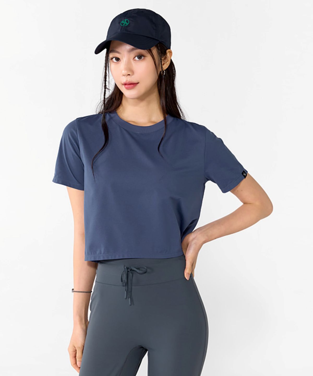 젝시믹스(XEXYMIX) 베이직 스트레치 크롭 티셔츠 더스트블루