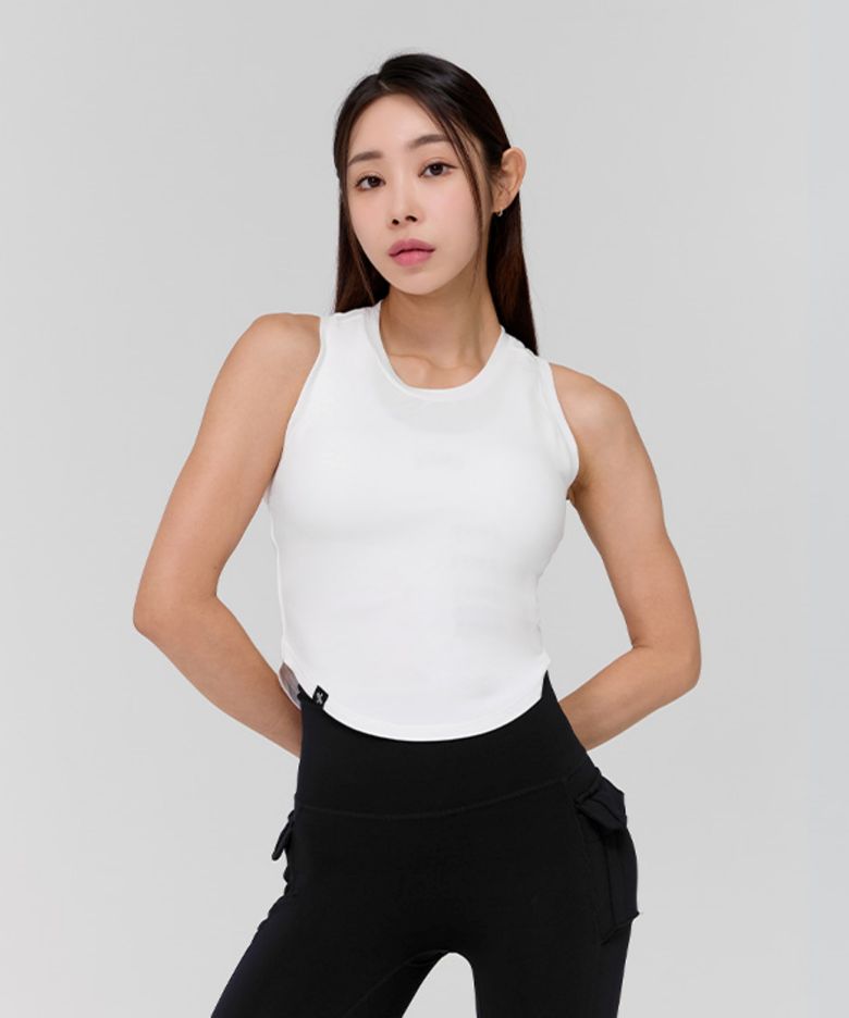 소프트 텐션 크롭 슬리브리스 백아이보리