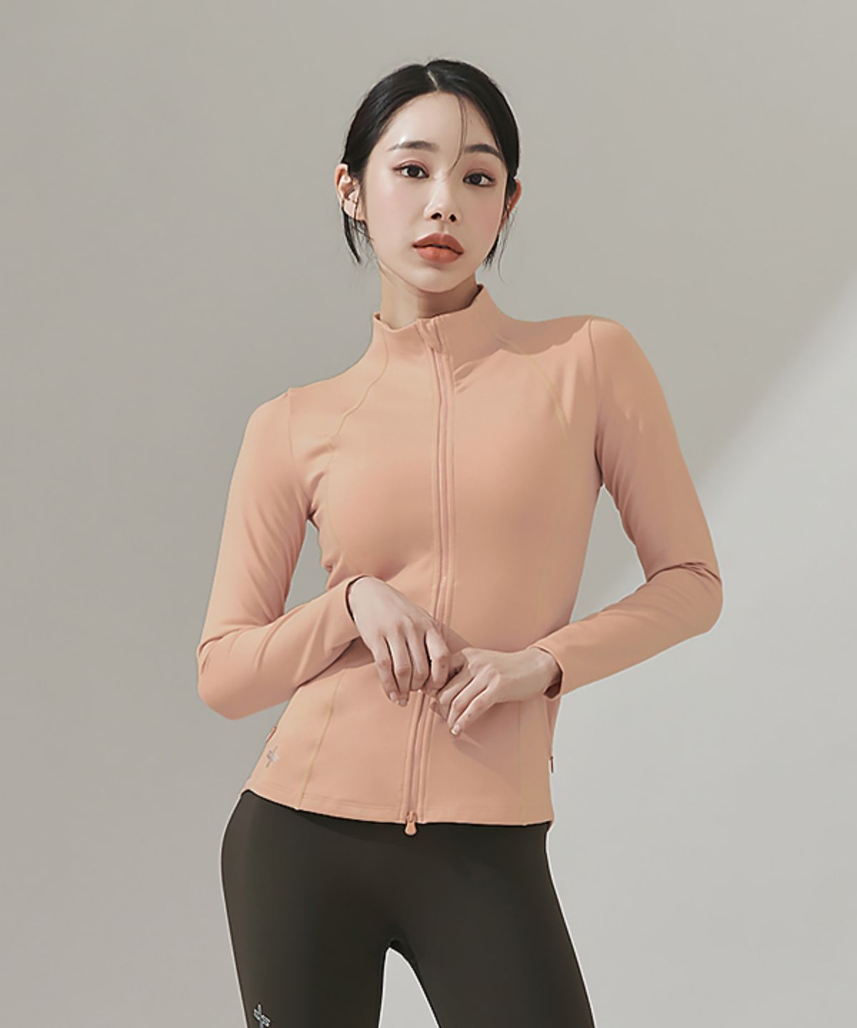 젝시믹스(XEXYMIX) 젤라 인텐션 슬림핏 집업자켓 밀키피치