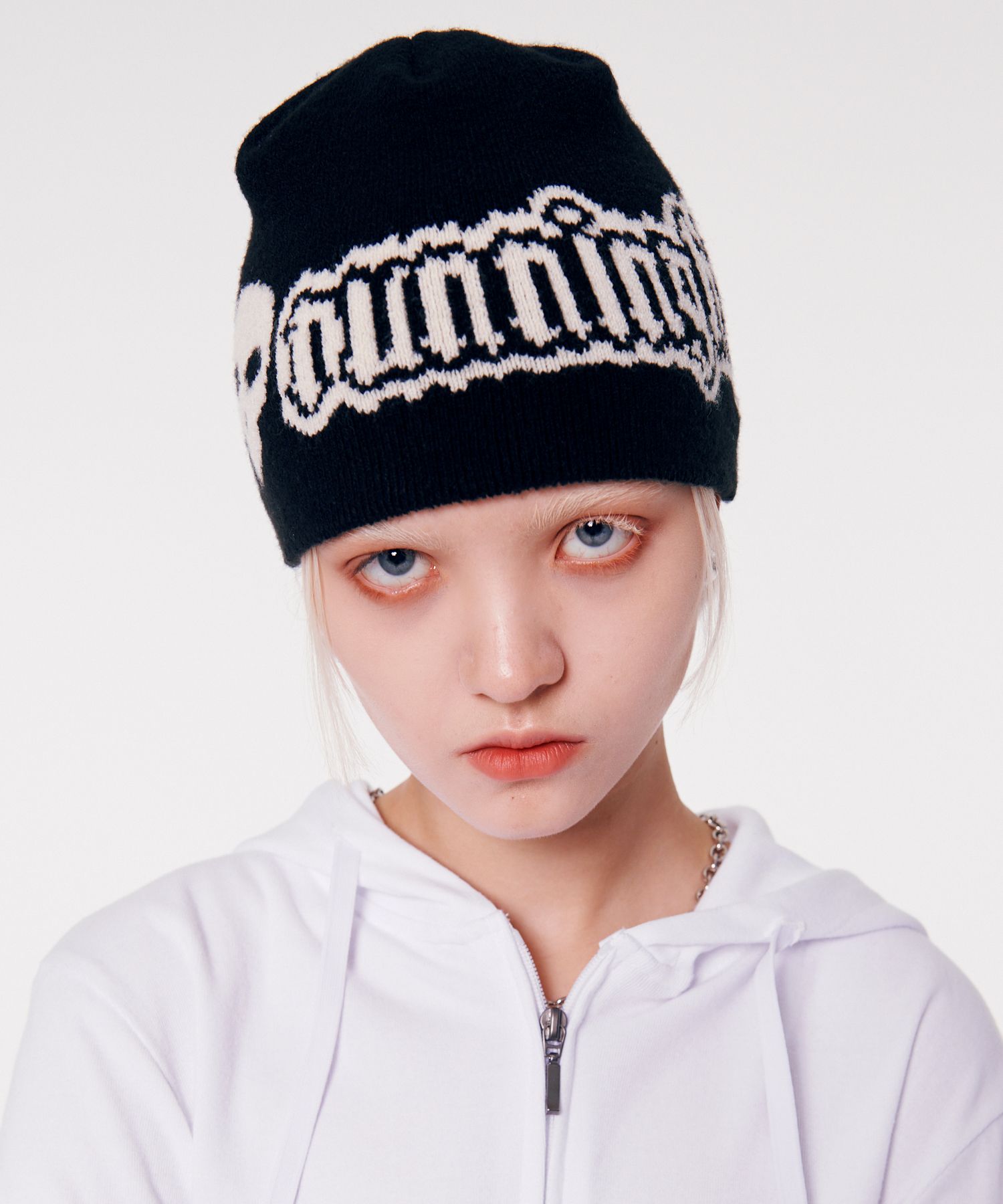 MUSINSA | RUNNING HIGH Skull Logo Jacquard Beanie [Black]