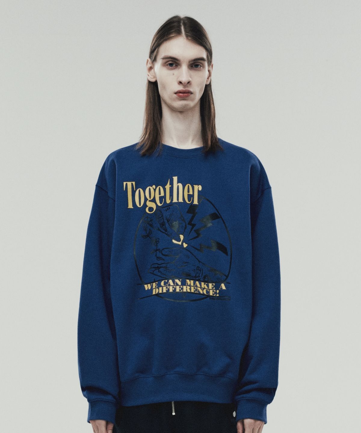 더바이닐하우스(THEVINYLHOUSE) TOGETHER SWEATSHIRTS NAVY (VH2DFUM440A)
