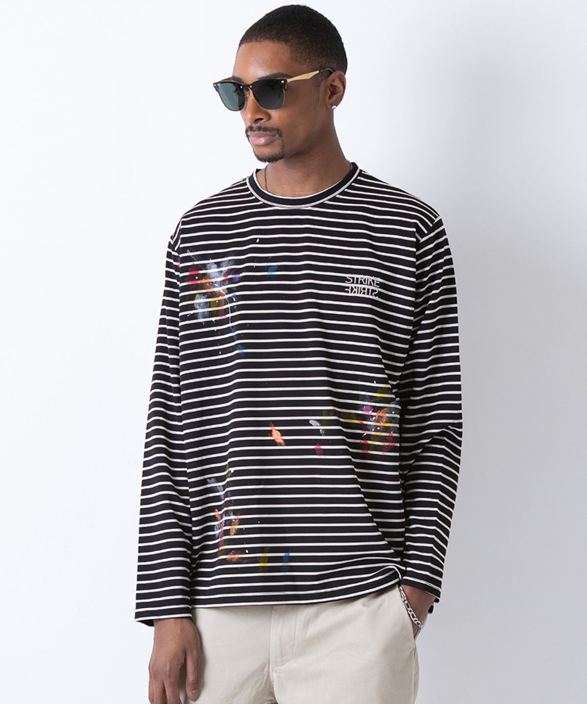 스트라이크(STRIKE) Artwork Stud Striped T-shirt (BLACK)