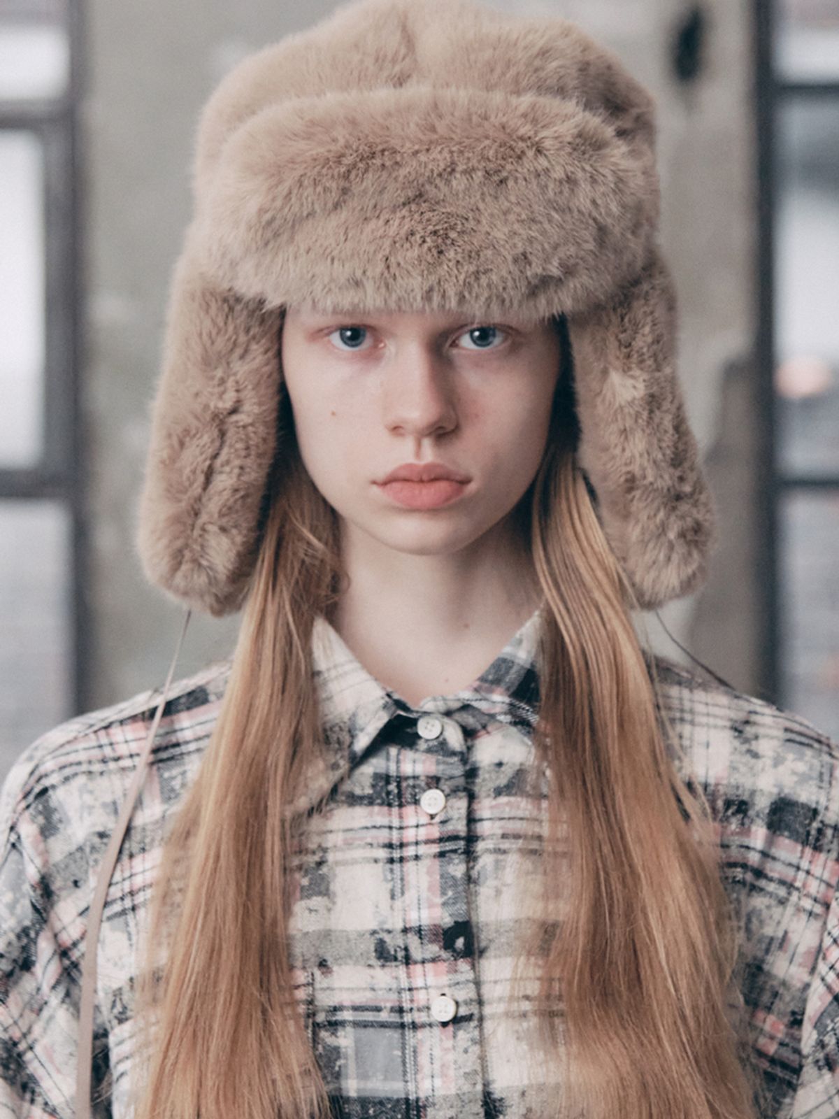 에즈이프 캘리(ASIF CALIE) VEGAN FUR TRAPPER HAT BEIGE