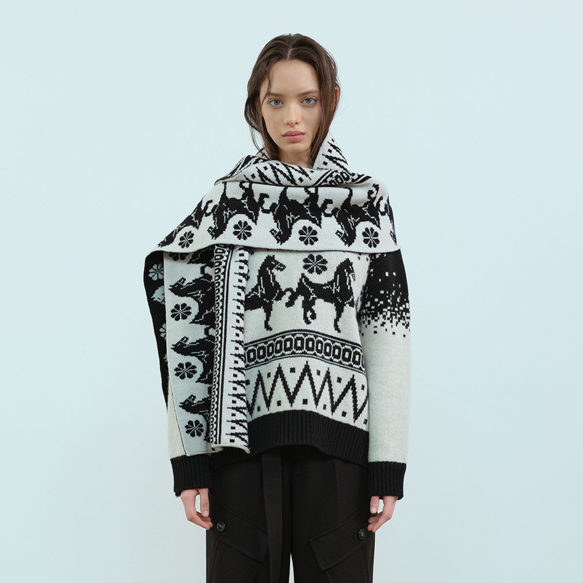 문스워드(MOONSWARD) BLACK & WHITE CLASSIC PATTERN MUFFLER