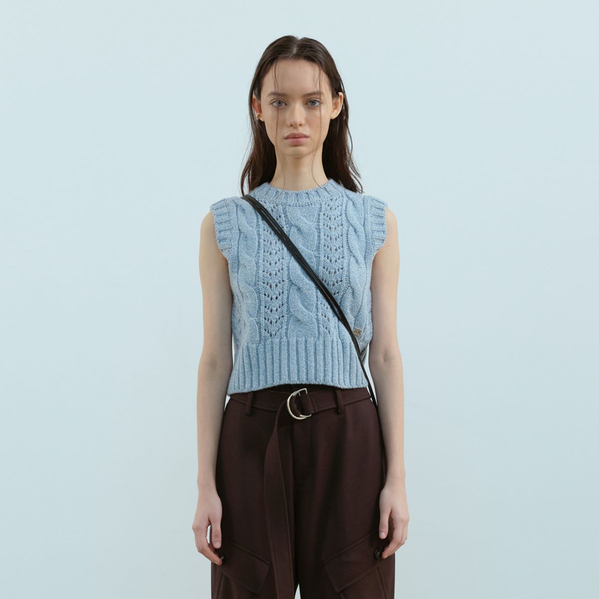 문스워드(MOONSWARD) BLUE CABLE KNIT VEST