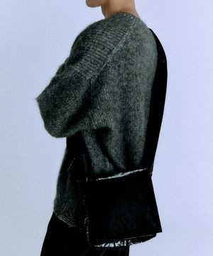 패디드 스퀘어 백[블랙]