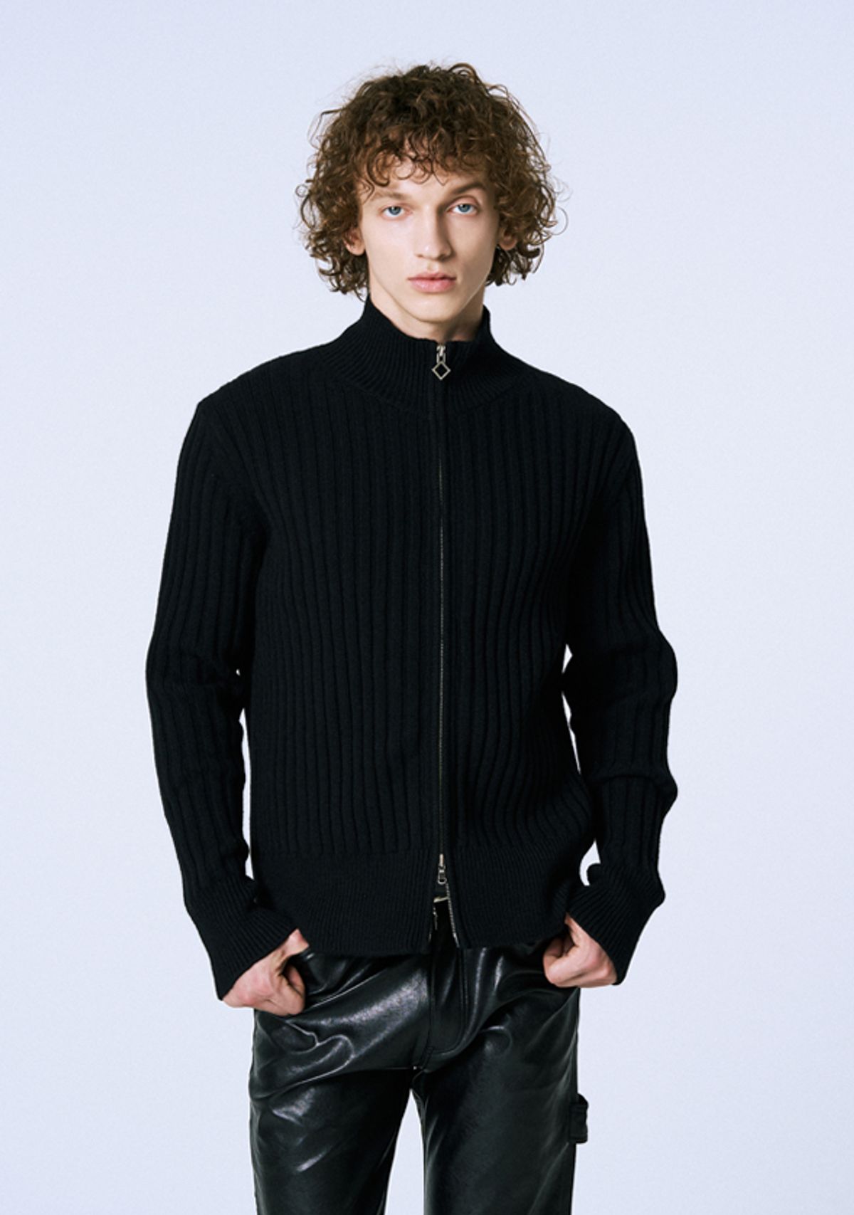 세비지(SAVAGE) Knit Zip Up - Black