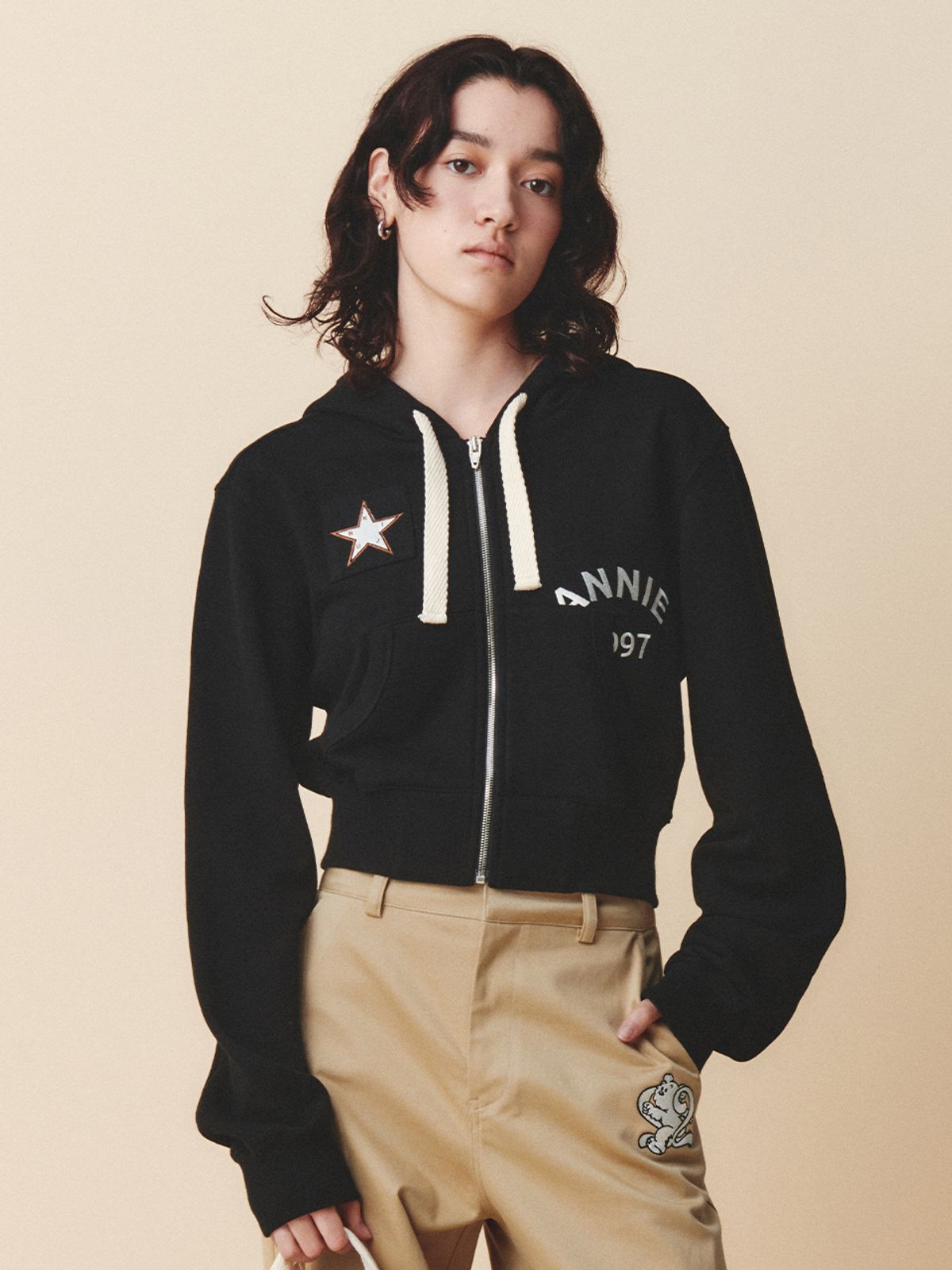 기준(KIJUN) Star Crop Zip-up Hoodie Black