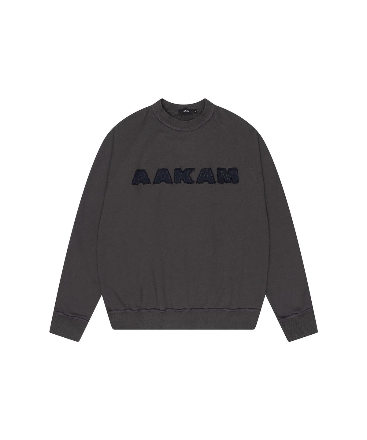 아캄(AAKAM) Logo Patch Raglan Sweatshirt (Dark Gray)