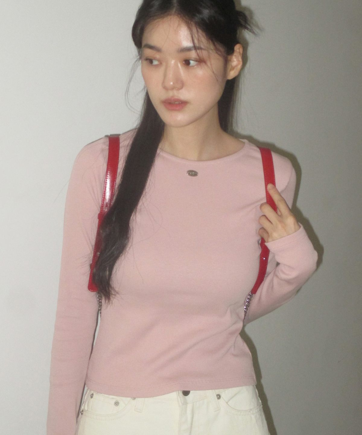썸웨어버터(SOMEWHEREBUTTER) Pendant center long top - light pink