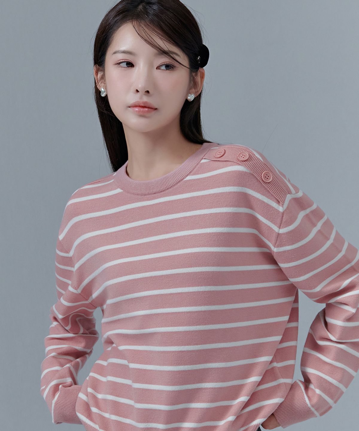 체이스컬트(CHASECULT) 여성 단추장식 스트라이프 스웨터-CFRG5271D0P