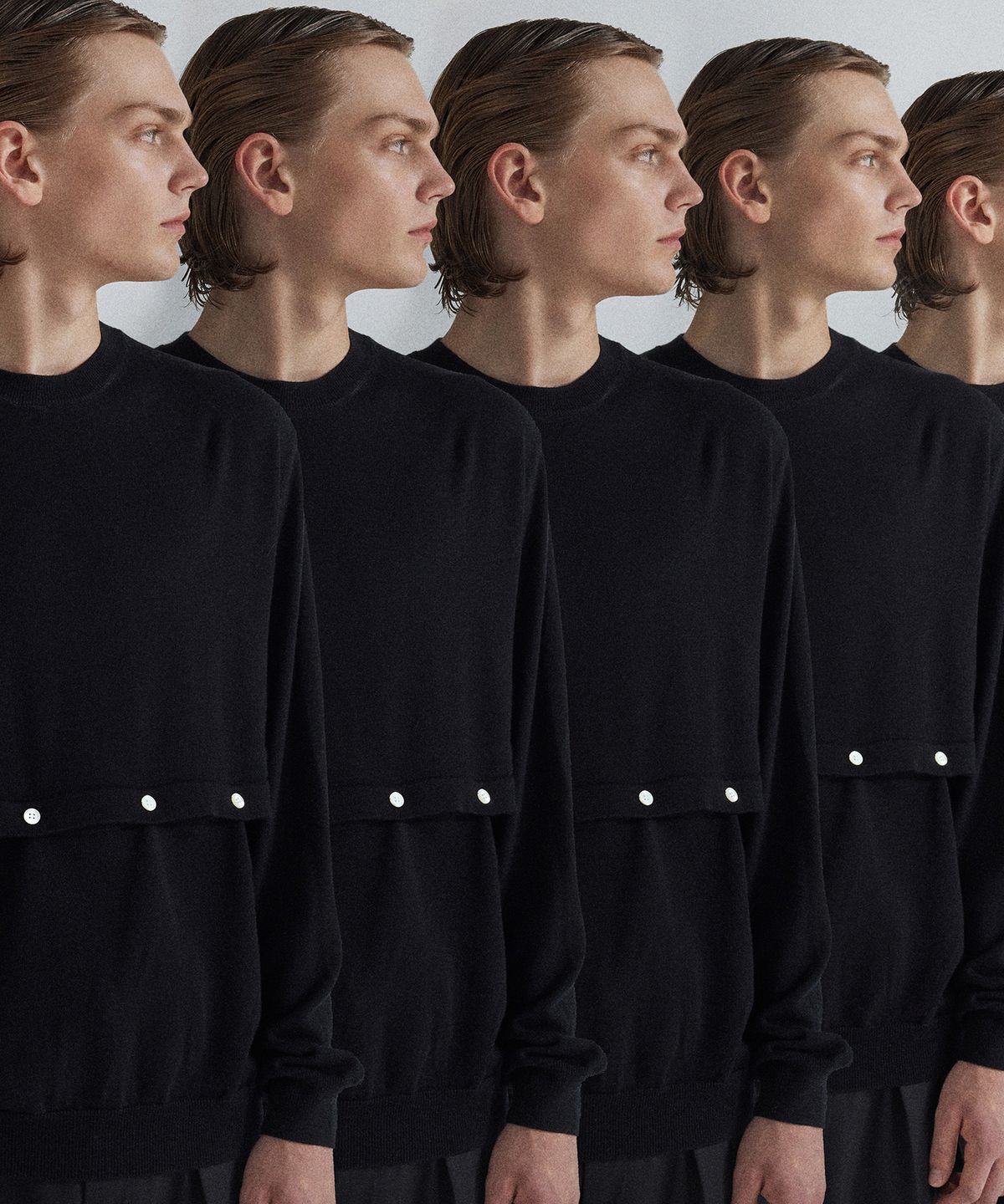 왓에버위원트(WHATEVERWEWANT) MERINO WOOL SLIT BUTTION KNIT [BLACK]