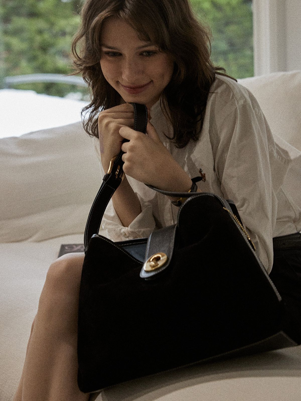 옴니포턴트(OMNIPOTENT) momentum tote bag [suede black]
