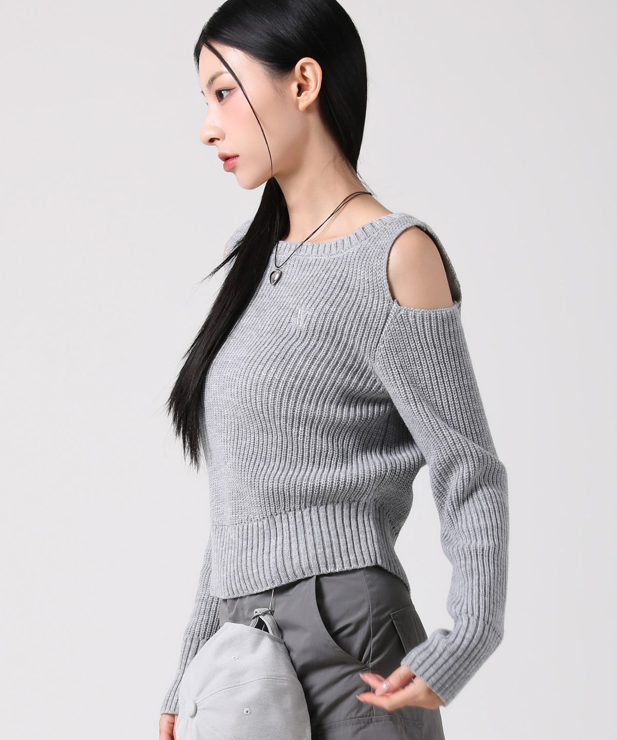 어반드레스(AVANDRESS) Noga Shoulder Cut-out Knit MELANGE