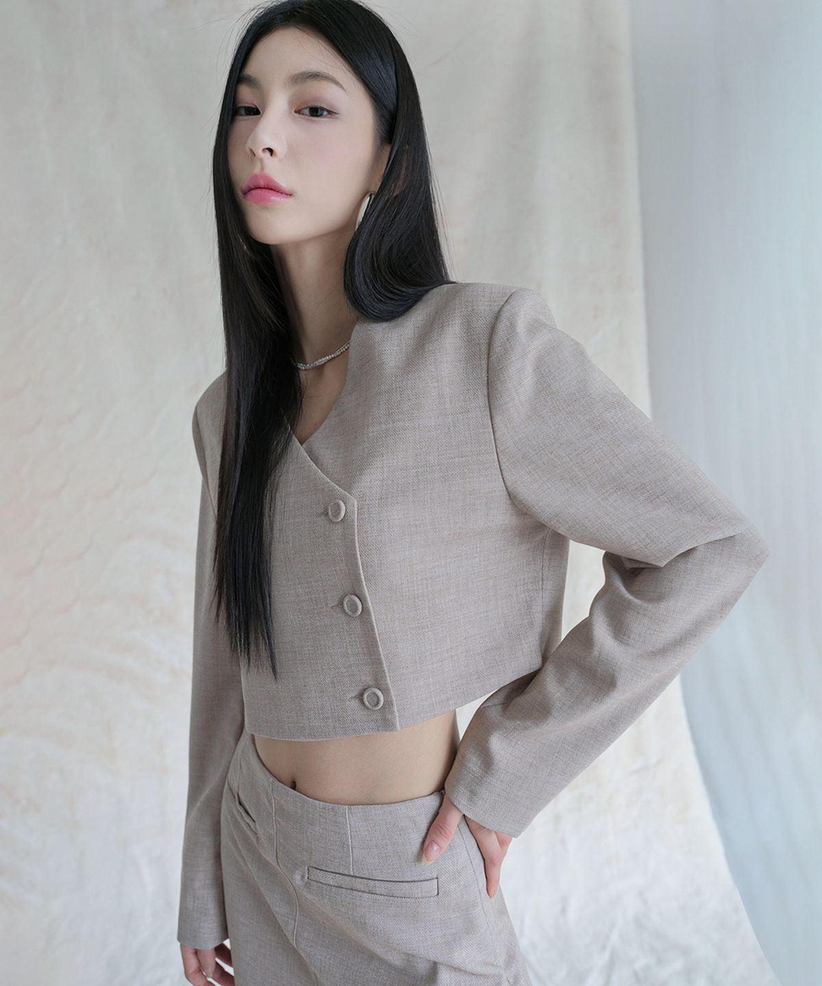 어반드레스(AVANDRESS) Karin Crop Jacket BEIGE