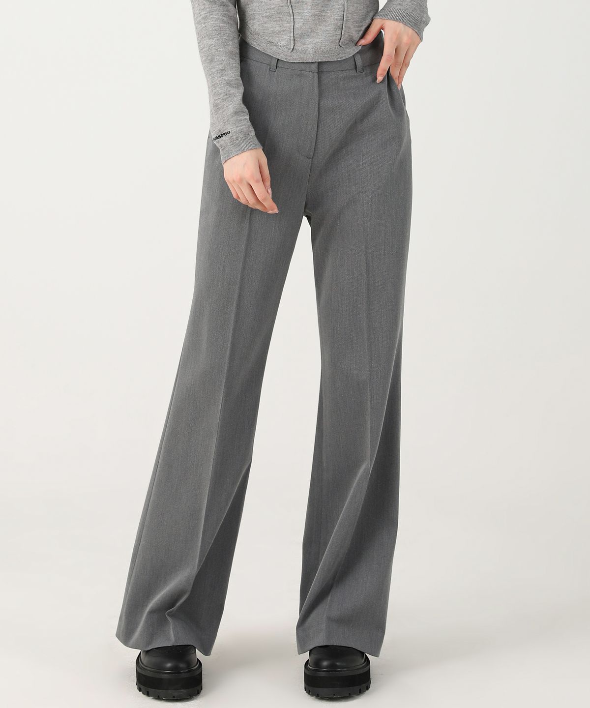 어반드레스(AVANDRESS) Line Bootscut Slacks GREY