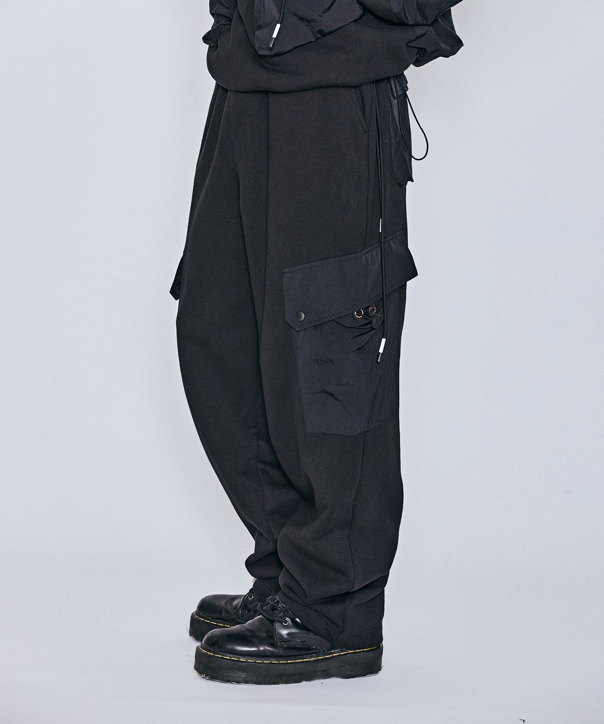 밀리밀리언(MILLIMILLION) BASALT HYBRID JERSEY PANTS B07-BLACK