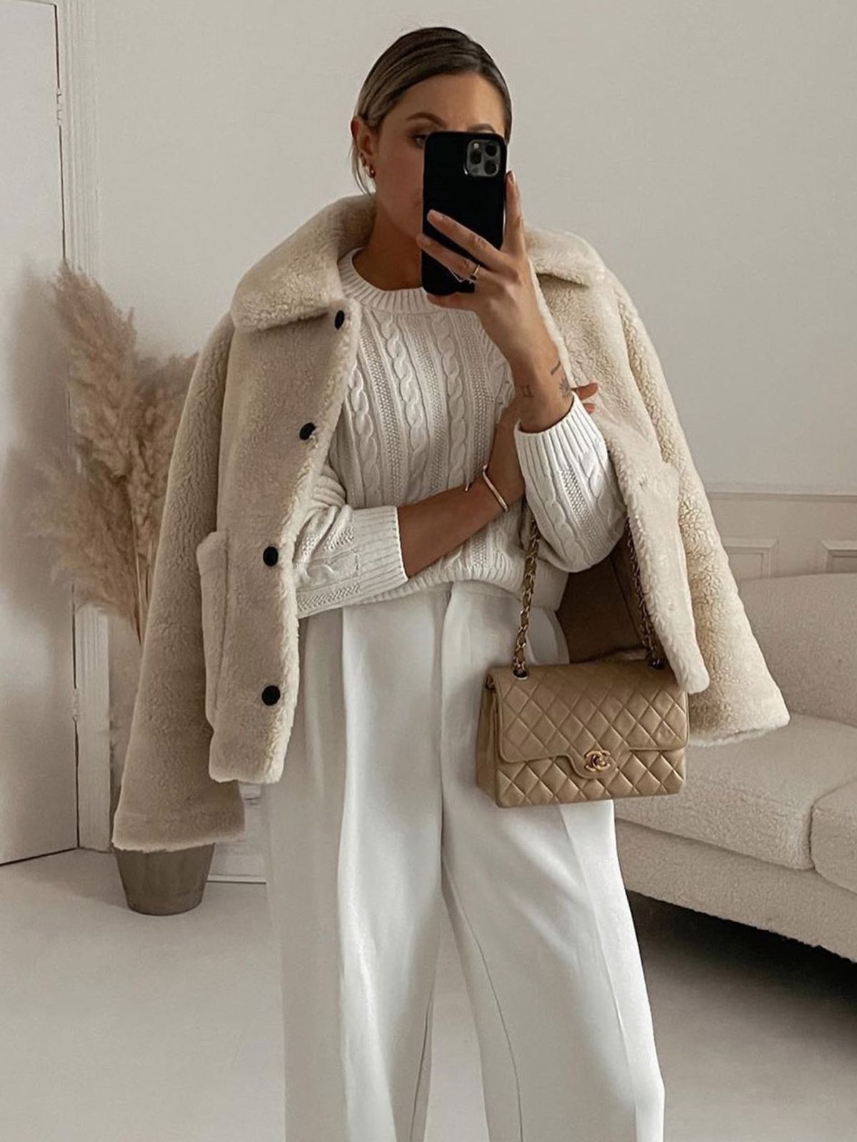 해브레스(HAVELESS) BAILA REVERSIBLE MUSTANG JACKET IVORY