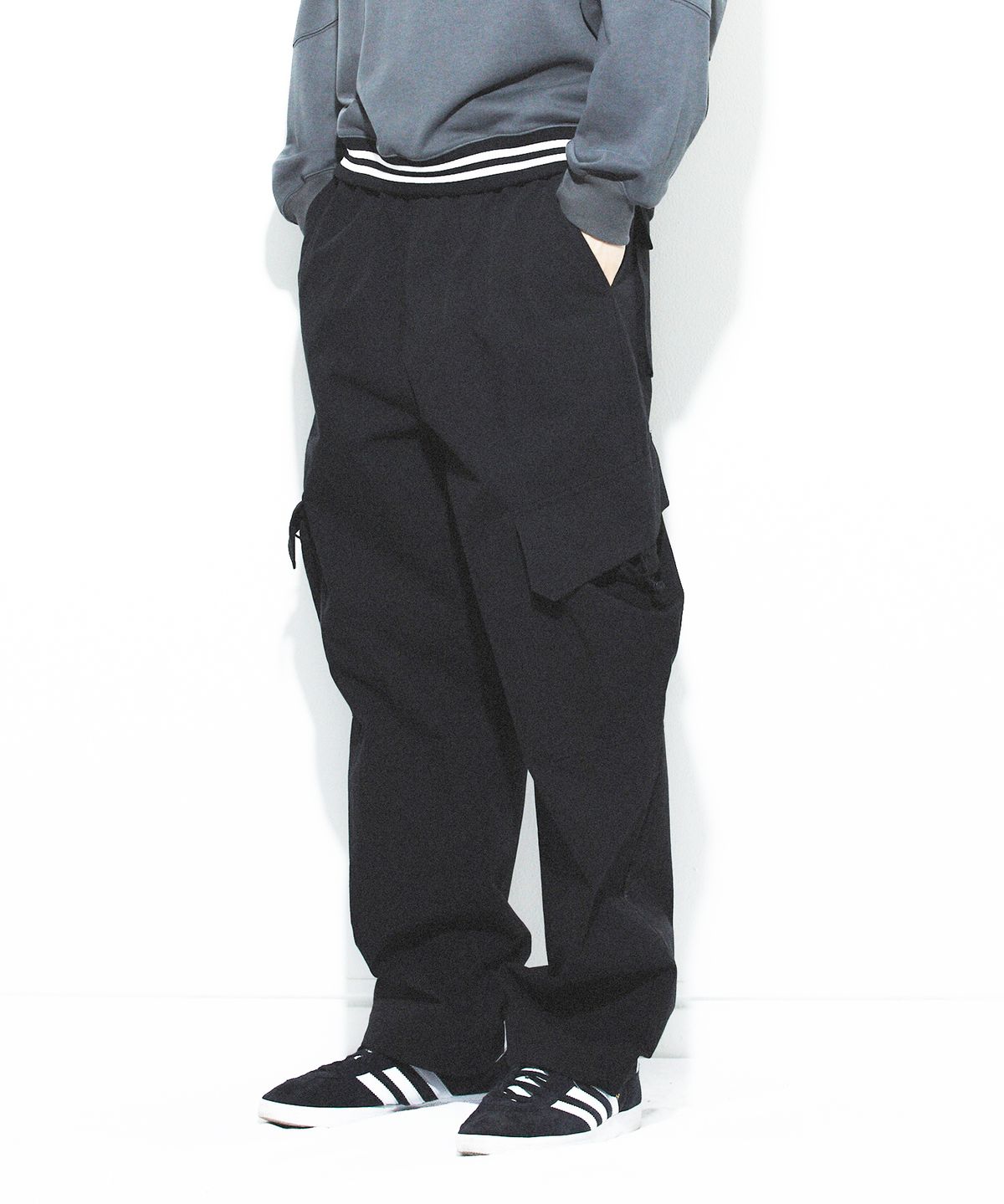 밀리밀리언(MILLIMILLION) BASALT CARGO PANTS B09-BLACK