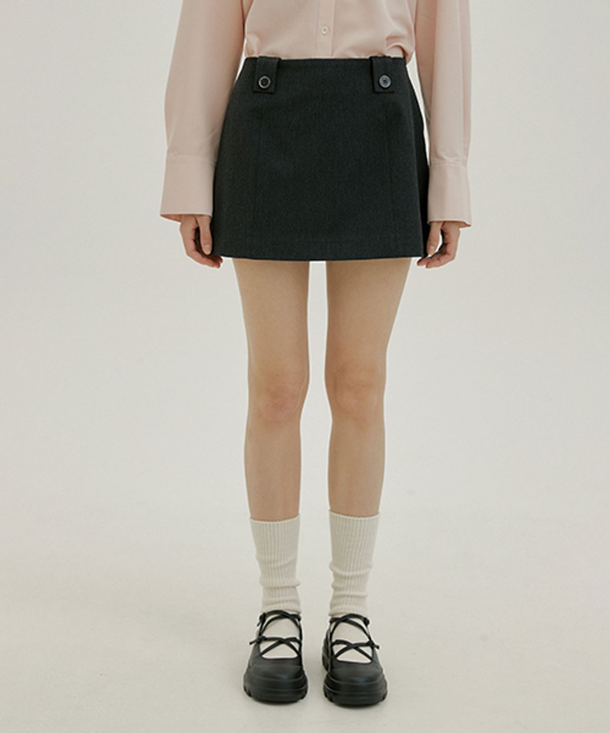 모어댄라이크(MORE THAN LIKE) LOW RISE SKIRT - CHARCOAL