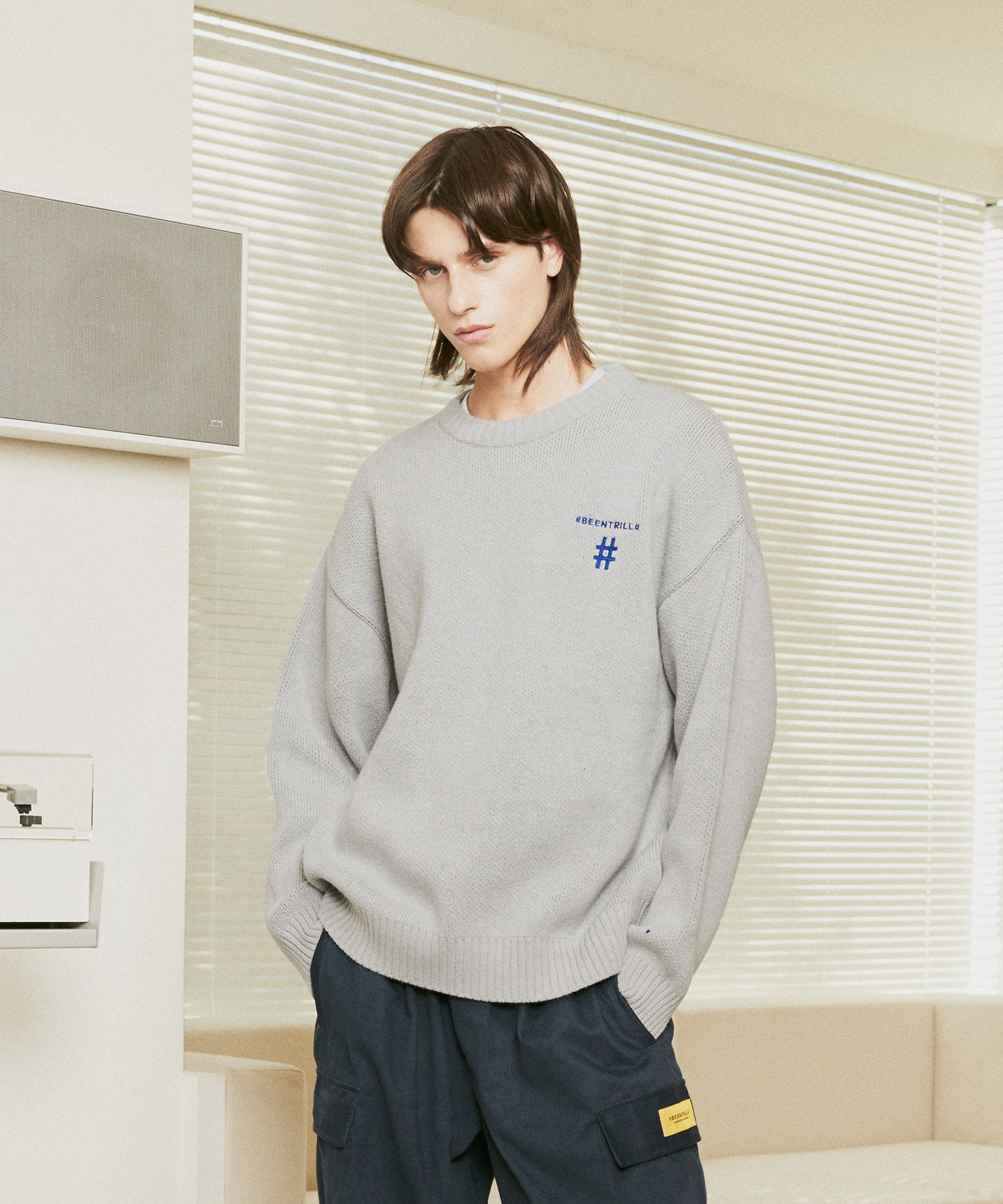 MUSINSA | BEENTRILL NEWYORK Drippy Artwork Oversized Knit (Light Gray)