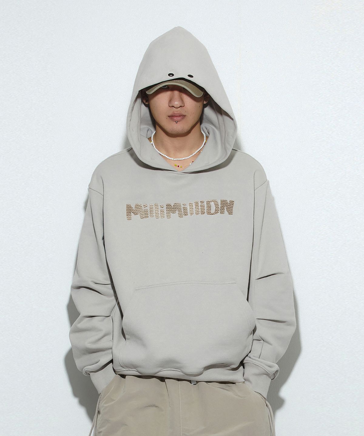 밀리밀리언(MILLIMILLION) COBBLESTONE SIGNATURE HOODY T10-BEIGE