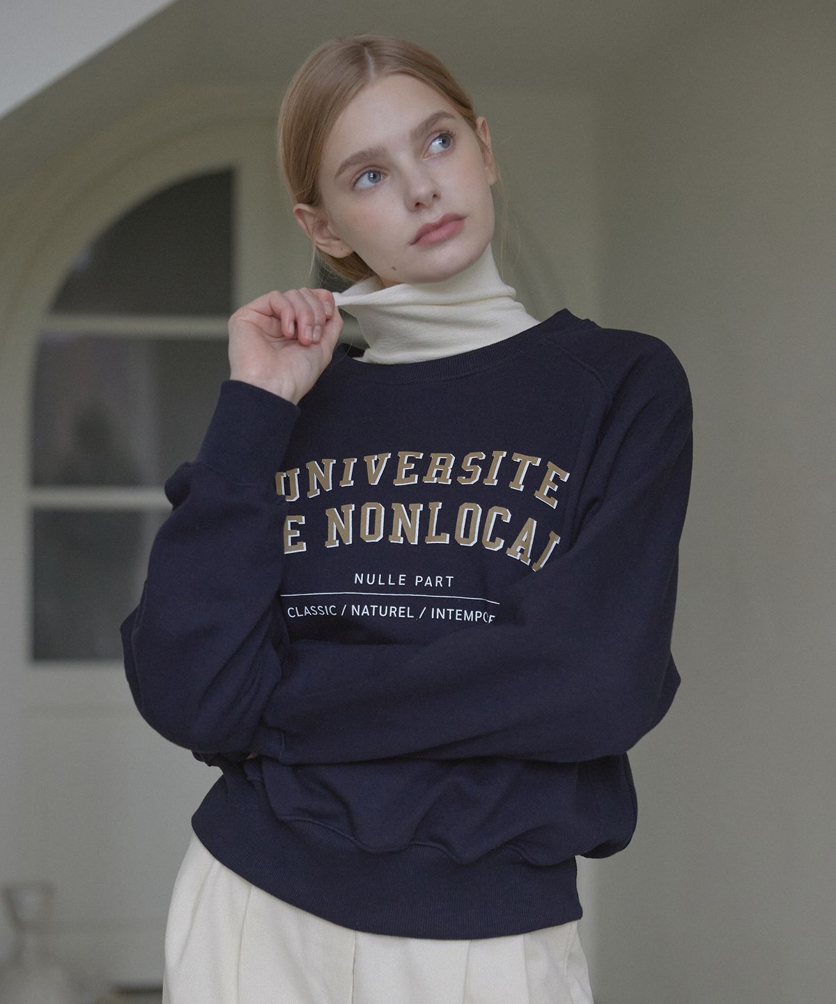 논로컬(NONLOCAL) Preppie Lettering Raglan Sweatshirt - Navy