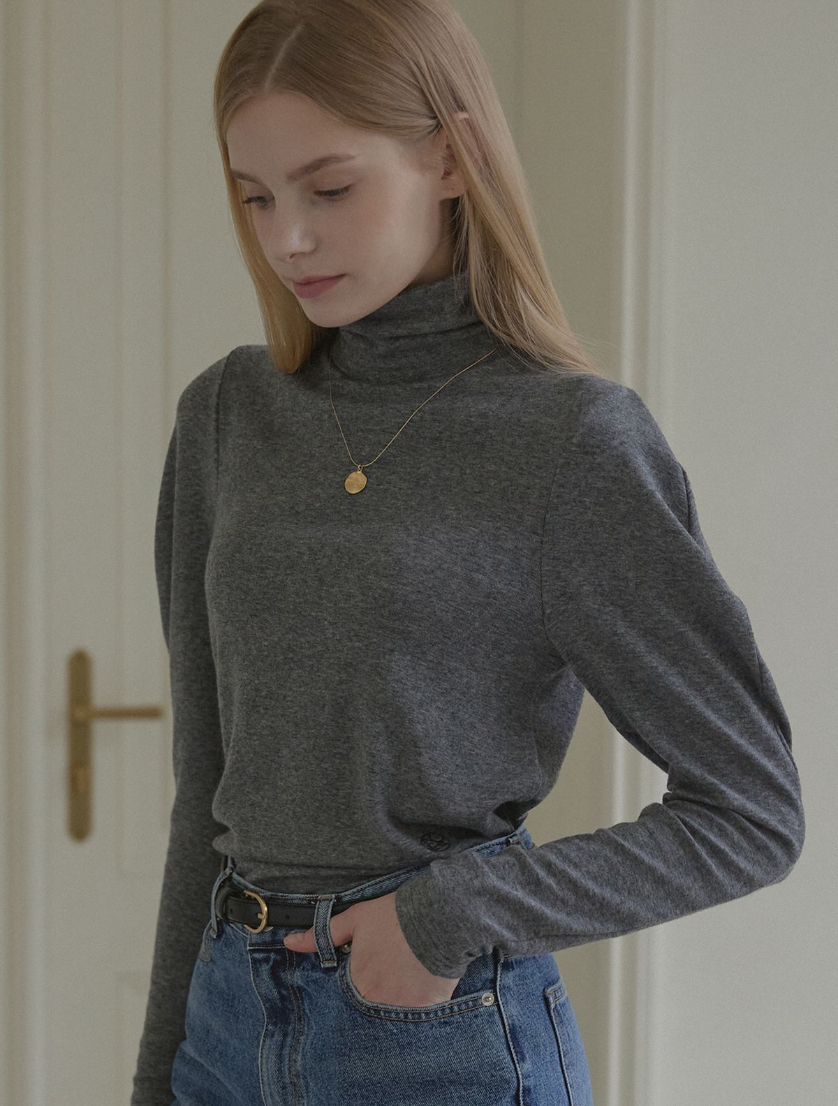 논로컬(NONLOCAL) Wool Tencel Volume Sleeve Turtleneck - Charcoal