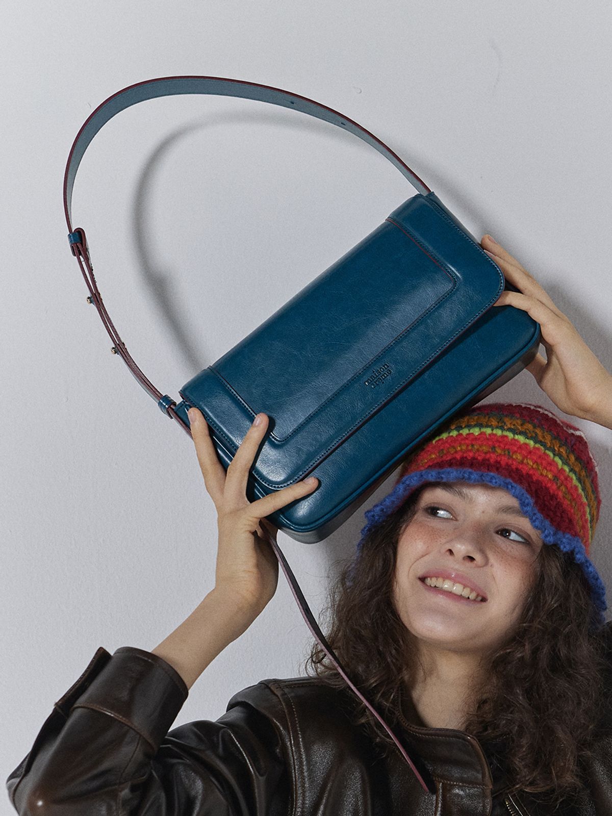 메종크렘(MAISON CREME) Red Crust Baguette bag_Turquoise