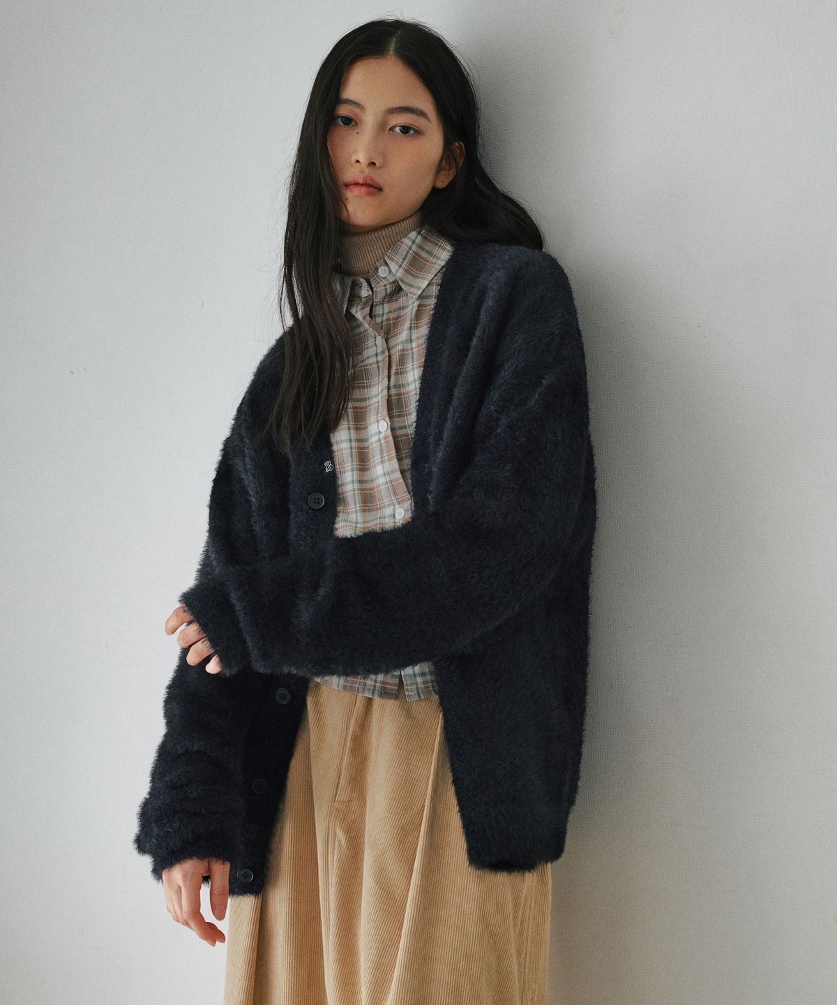 벨로엘(BELLOL) 앙고라 오버핏 가디건 블랙