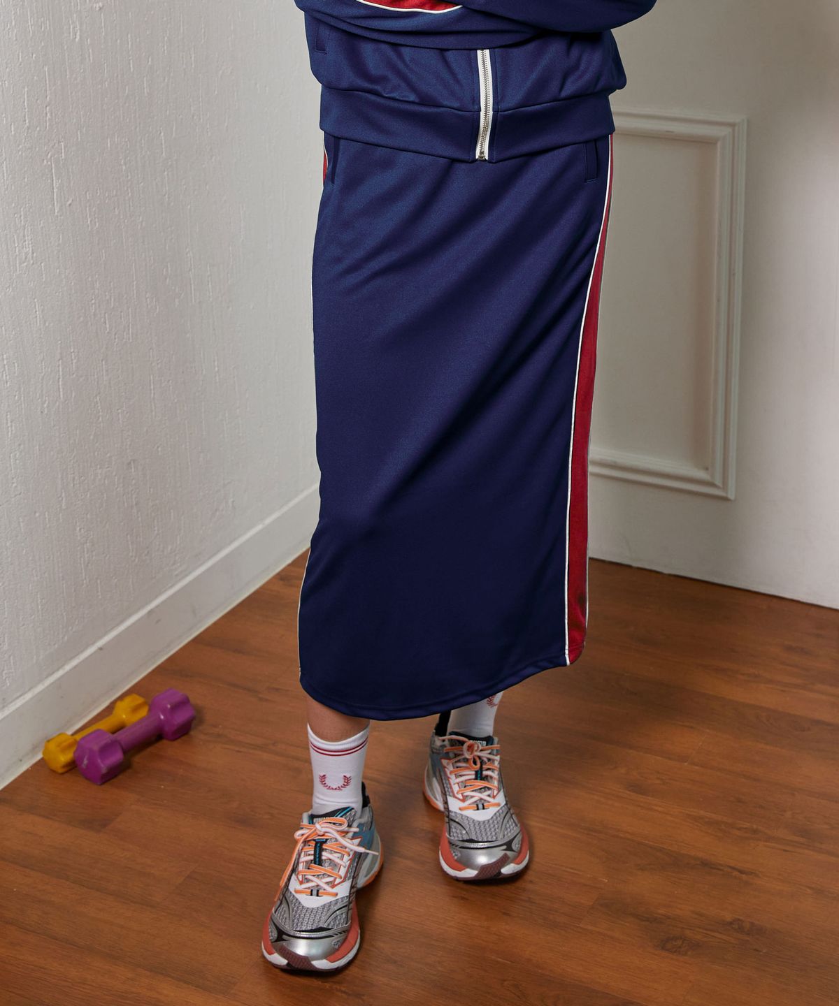 미나수(MENASOO) SIDELINE POINT PANT SKIRT_NAVY