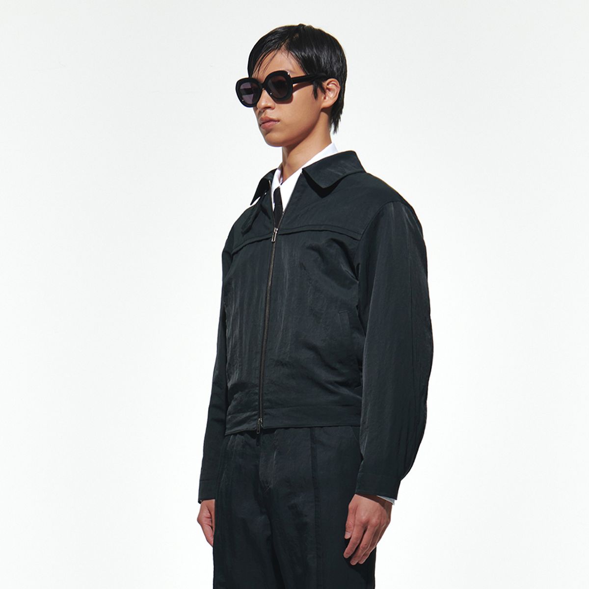 이어스트(EERST) Piping Zip-up Jacket [Moss Black]