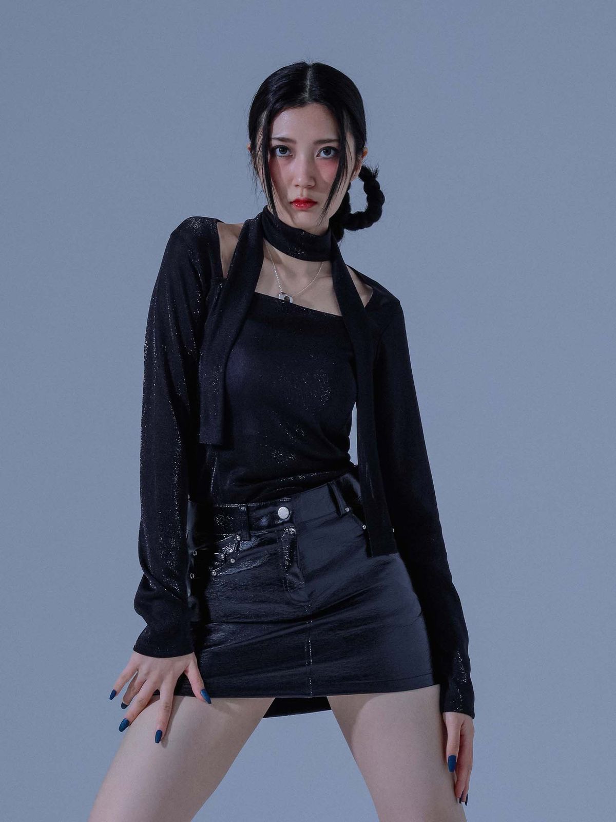 딜레탕티즘(DILETTANTISME) 메탈 스퀘어넥 스카프 티셔츠(BK)