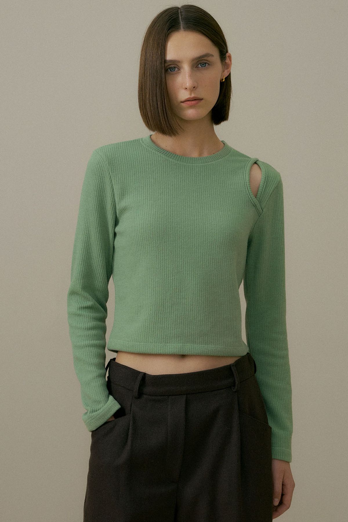 더페니(THE PENNY) SHOLDER SLIT LONG SLEEVE T