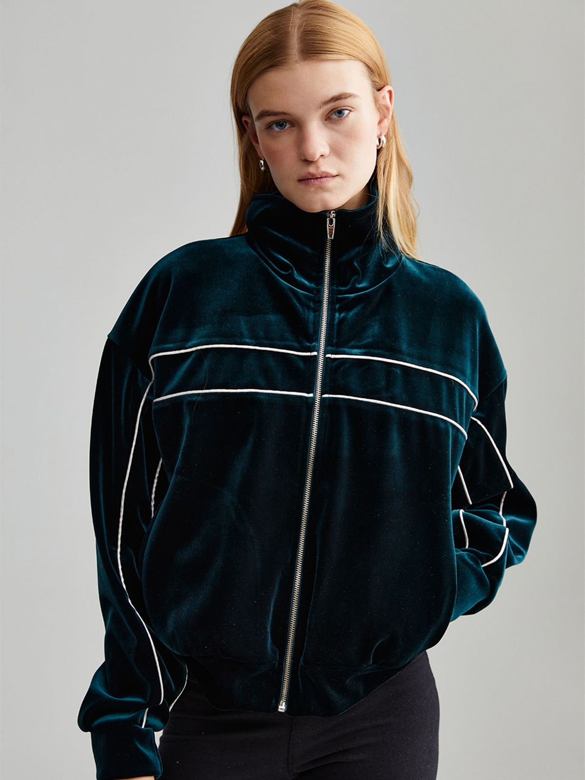 미나수(MENASOO) VELVET ZIP-UP JACKET_GREEN