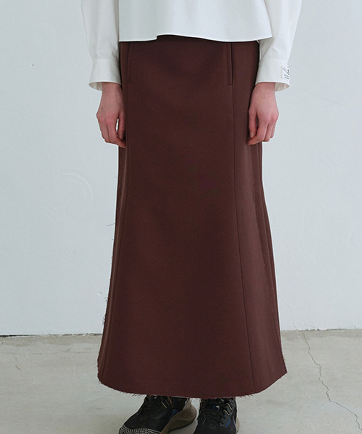 래코드(RECODE) Raw Cutting Mermaid Skirt_RQKAA23521BRX