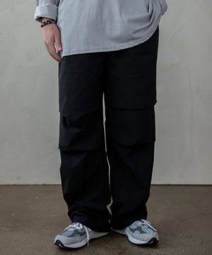 매트 파라슈트 팬츠