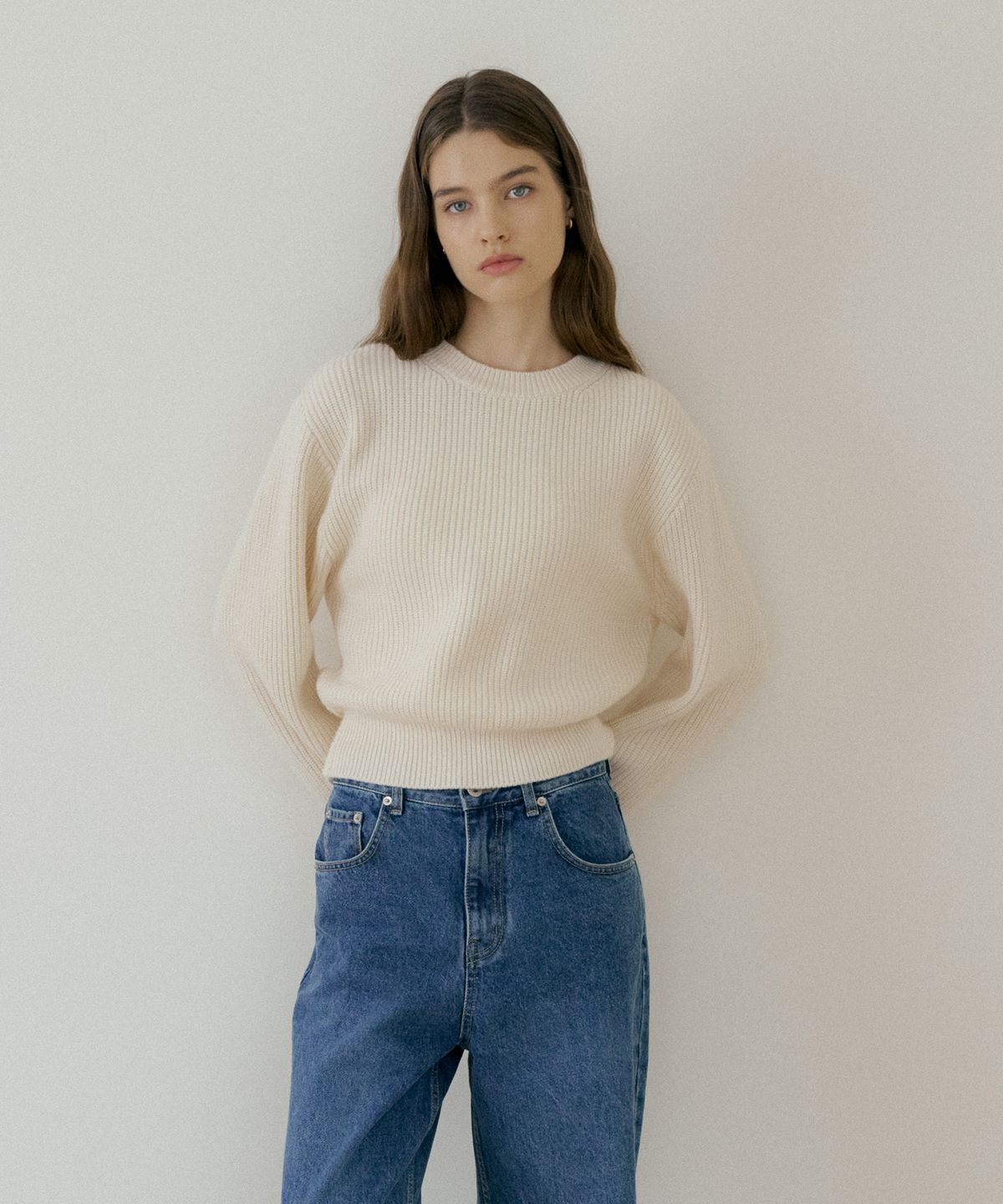 더페니(THE PENNY) BACK OPEN WOOL KNIT
