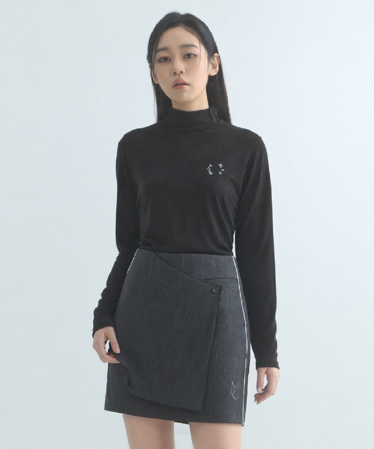 무아르모아(MOIREMOA) mono nylon wrap skirt - black