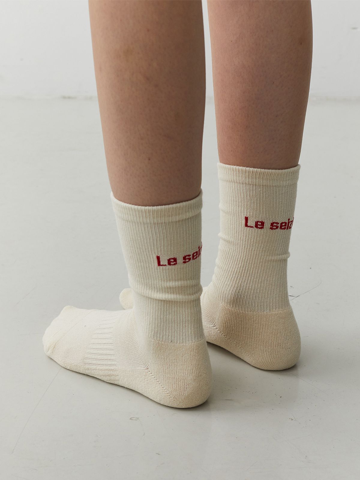 르세지엠(LESEIZEME) 로고 베이직 삭스 - 크림