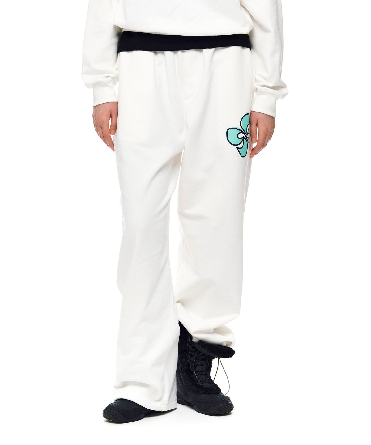 헤레틱(HERETIC) CORSAGE LOGO SWEAT PANTS / white