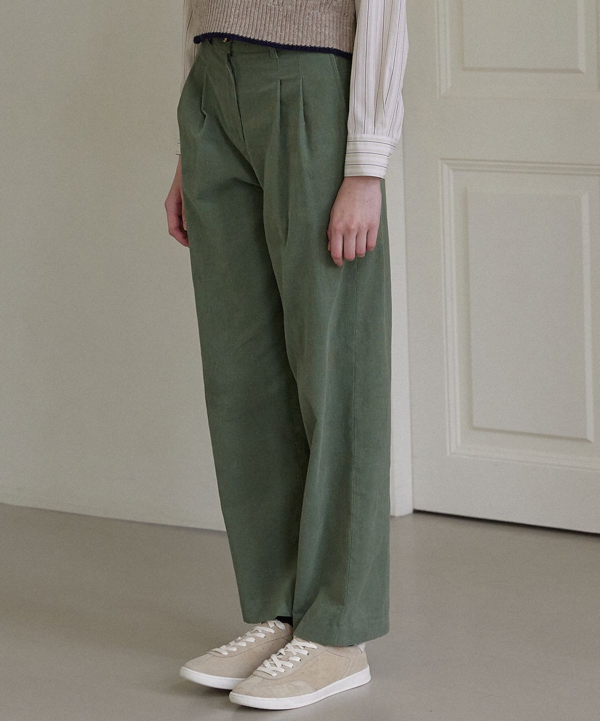 논로컬(NONLOCAL) Daily Two Tuck Corduroy Pants - Khaki